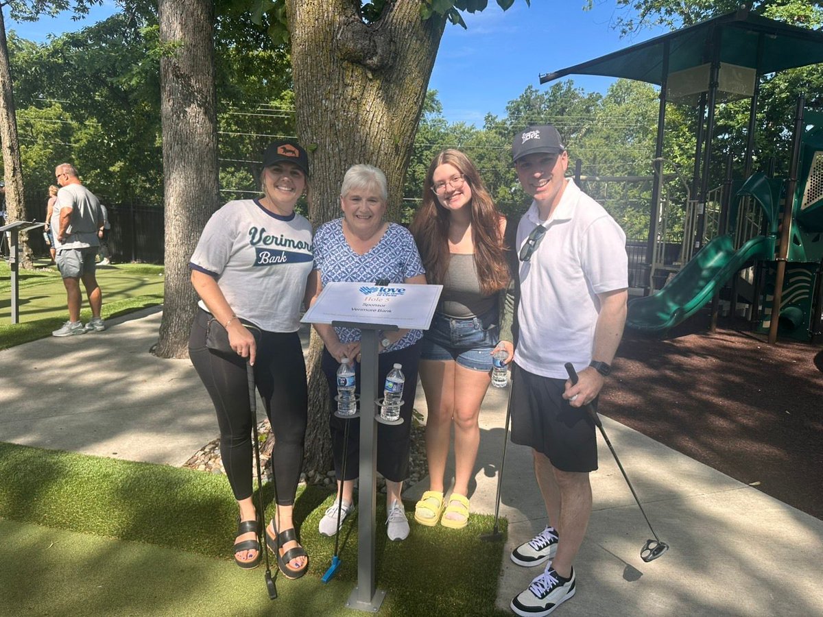 VerimoreBank's tweet photo. ☀️ 🏌️ Our team enjoyed a great day of mini golf in support of Love INC of Clay County, and the work they do to serve the neighbors in our community. #BankingOnBetter #YourCommunityBank https://t.co/jWu0TKKN5X