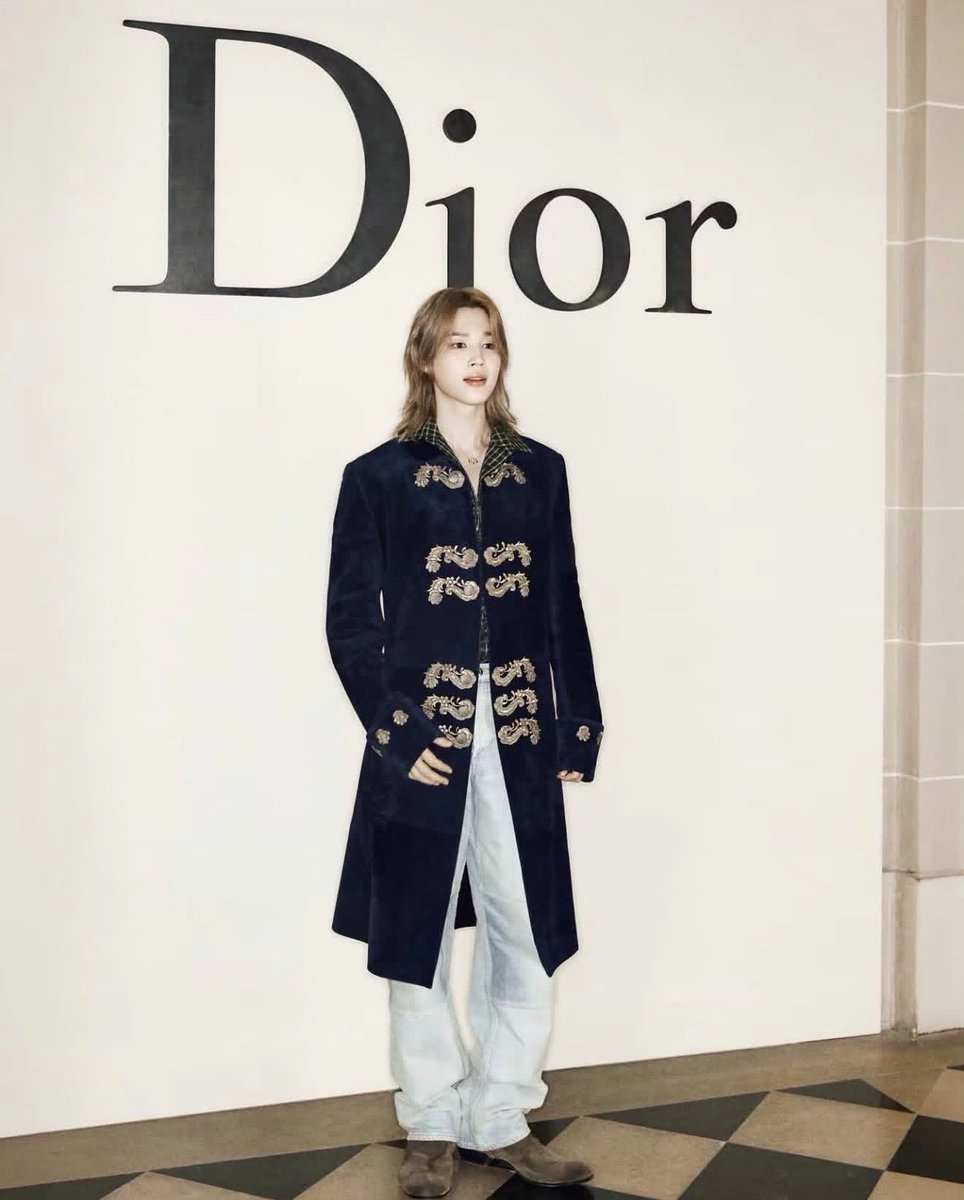 ParkJimin_CR's tweet photo. Continuemos apoyando a Jimin la semana de la moda ha culminado, pero aún tenemos trabajo que hacer ✨

Utiliza los # 

DIOR GLOBAL AMBASSADOR JIMIN
#JIMINxDIOR
#JIMINxPFW
#JIMINxDiorSummer27
#JIMINxDiorSS27
@Dior https://t.co/tR24XuWX3q