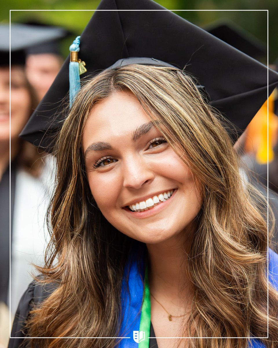 RegentU's tweet photo. Regent’s B.S. in Business can prepare you for a career in management, banking, marketing, human resources, and more. Build critical thinking and ethical decision-making skills, and blend modern business concepts with real-world experience. Learn more at https://t.co/15AohDWZzC https://t.co/2XkMXNu3rk