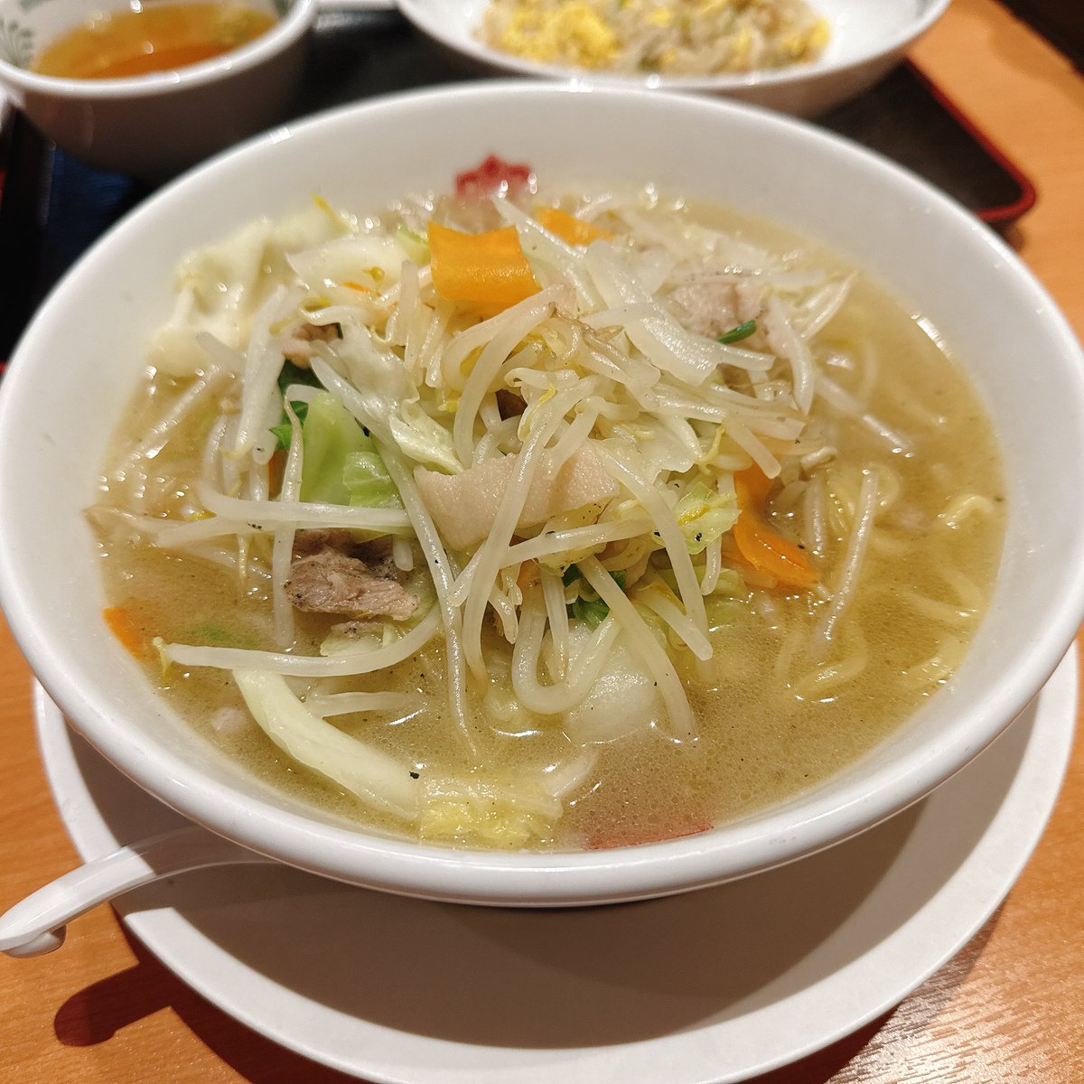 pom_camp's tweet photo. 日高屋食べたすぎて小田原まで来ちゃった✌︎(︎︎︎︎'ω')✌︎うま!!!! https://t.co/8leQ4V715w