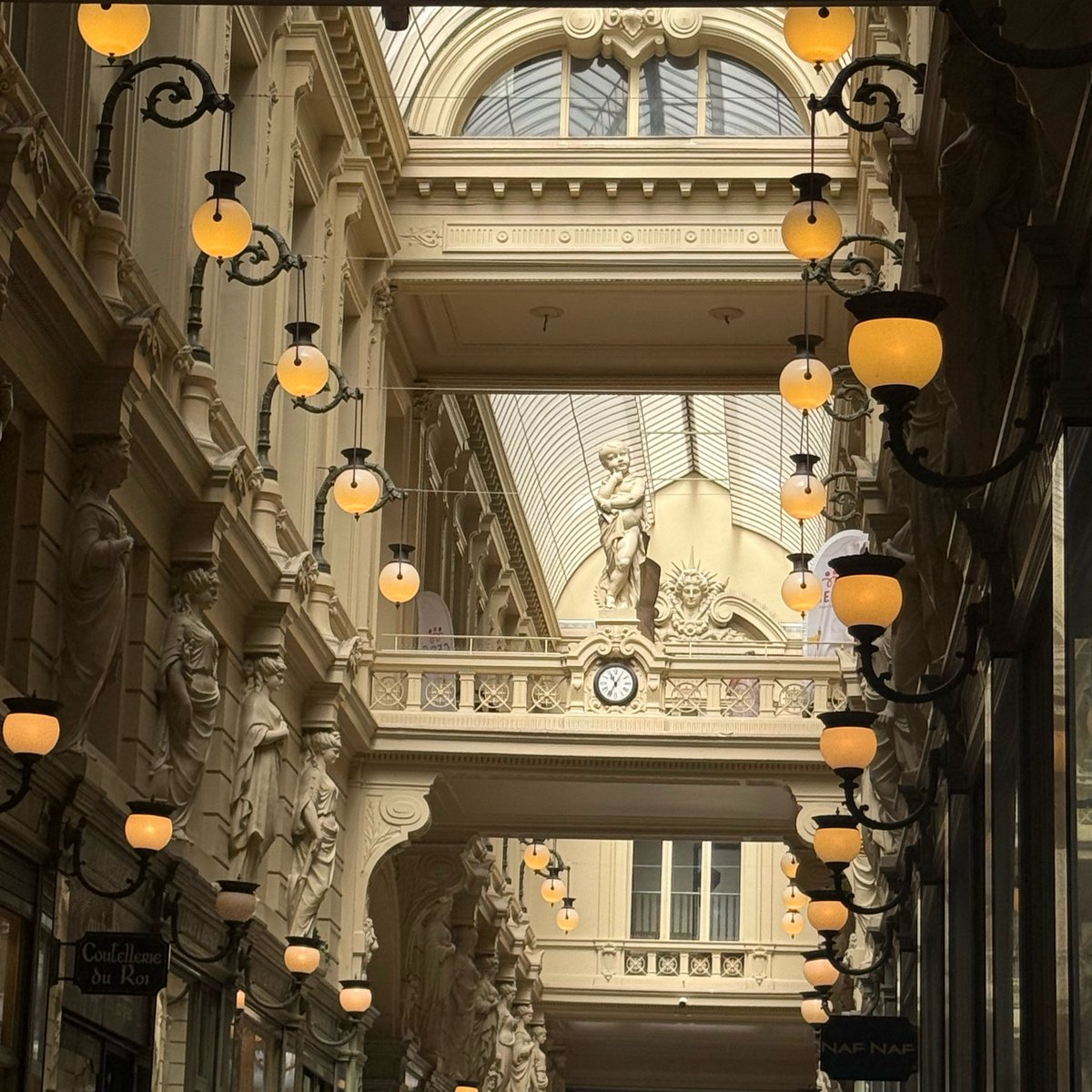 ZER0XBLACK's tweet photo. 📍Brussels 
#BTS #방탄소년단 @BTS_twt https://t.co/G4wpCVE0N1