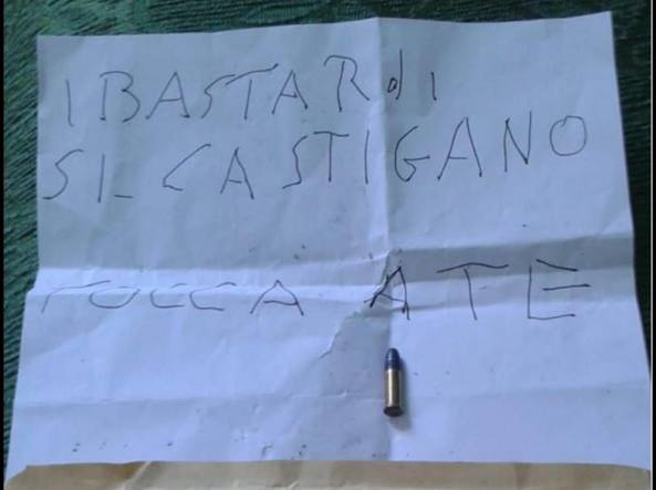 Barbaz_'s tweet photo. @LafaelReao Ritrovata lettera indirizzata alla ragazza, sembra essere la calligrafia di Marotta https://t.co/BHrmCuAhYy
