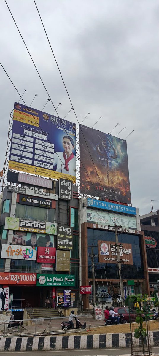 worldNTRfans's tweet photo. 🚨 UTTARANDHRA ERUPTS FOR THE MAN OF MASSES🔥🔥🔥

100+ Hoardings of Man of Masses @tarak9999 Anna’s #NTRxTrivikram announcement poster have taken over Vizag, Vizianagaram, Srikakulam, Anakapalli, Gajuwaka & all across Uttarandhra💥

Just an announcement and the madness is already on another level 🔥📈

#GOW #GodOfWar 🛡️🔥

 @NANDAMURIKALYAN @vamsi84 @haarikahassine @NTRArtsOfficial