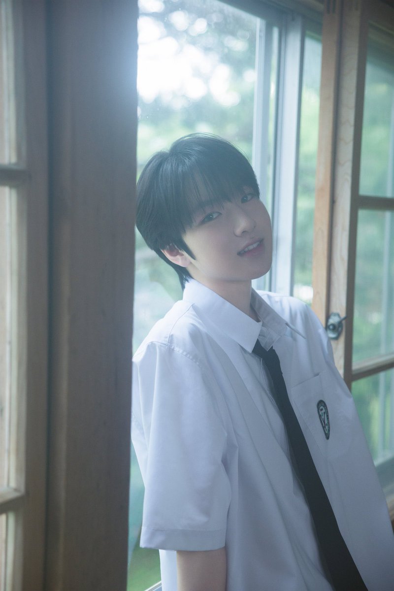 sksk_dtsk's tweet photo. 이 얼굴로 유령씨가 떠났을 때 형들이 안아줄 정도로 슬퍼했다는 사실에 마음이 와르르 무너짐 https://t.co/xLizMu82IP