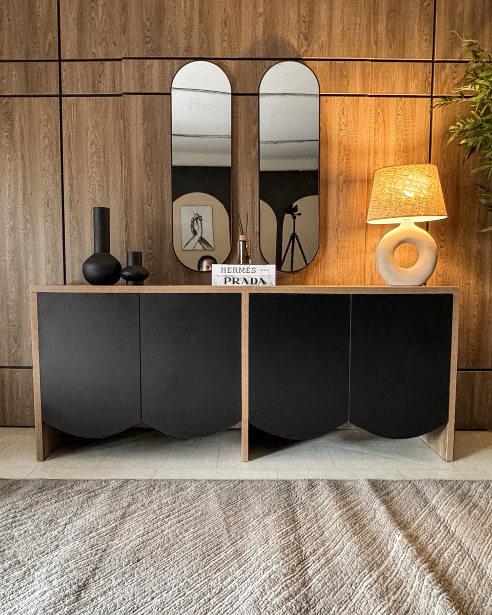ideus_ng's tweet photo. This is the view.

· Oak veneer surface 
· Graphite matte doors 
· Scalloped base

EXCITO Sideboard — NGN480,000

· Made in Lagos

→ DM to order or call 09090000712 https://t.co/T1n2bk5ppE