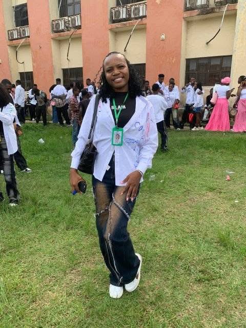 Faustina8ou's tweet photo. After 3 failed Waec
5 times of writing jamb
10 carryover 
1 extra year in school 
  I have finally graduated 
Congratulations to me
  Failure go nothing on me https://t.co/U45NbsDGY4