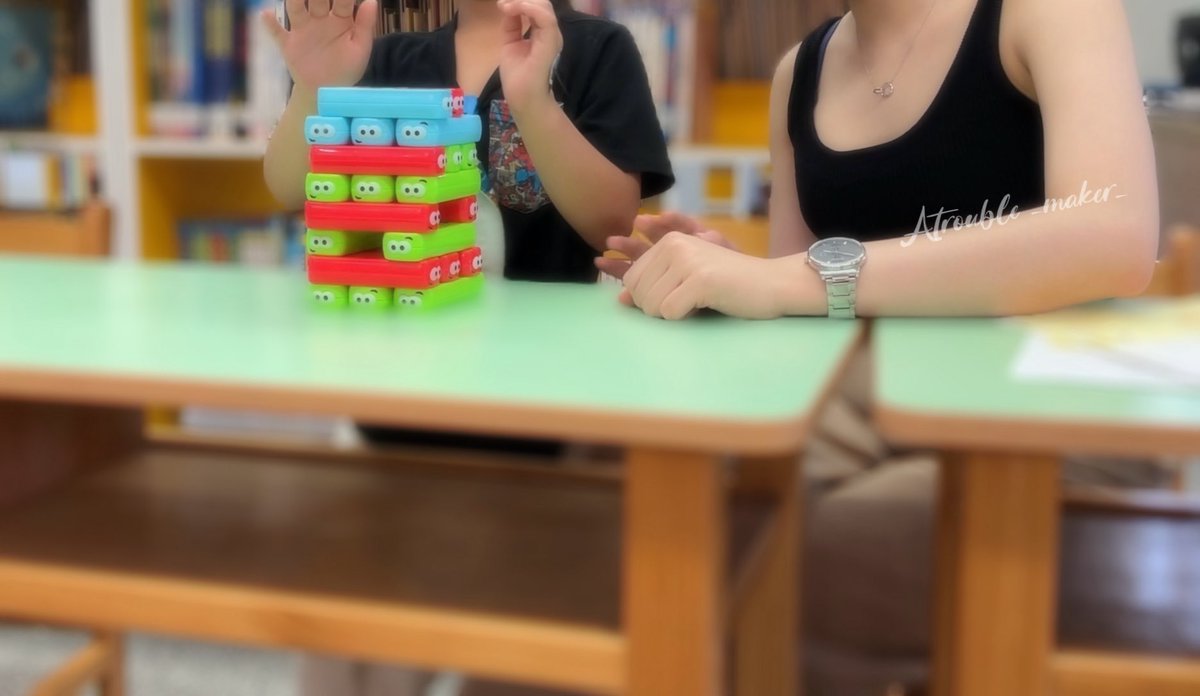 Atrouble_maker_'s tweet photo. 純分享日常📝

之前不太喜歡小孩 覺得哭鬧好煩不會哄
也不知道怎麼跟他們玩 結果去醫院上班每天接觸後 稍微改觀ㄌ

在治療室學會拿捏小朋友的情緒 乖的時候很可愛 還會找我抱抱 變得喜歡看育兒的reels😆
現在大概有50-60分喜歡哈哈哈 也會想自己生兩個🫨

人果然不能鐵齒 我就是經常打腫自己臉的那個🤦 https://t.co/qJySLq7rIh