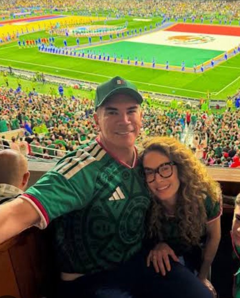 ja_apocalipsis's tweet photo. @DerechaDiarioMX Toing, su amigo no te llevó 😂 https://t.co/tJXpDuANpQ