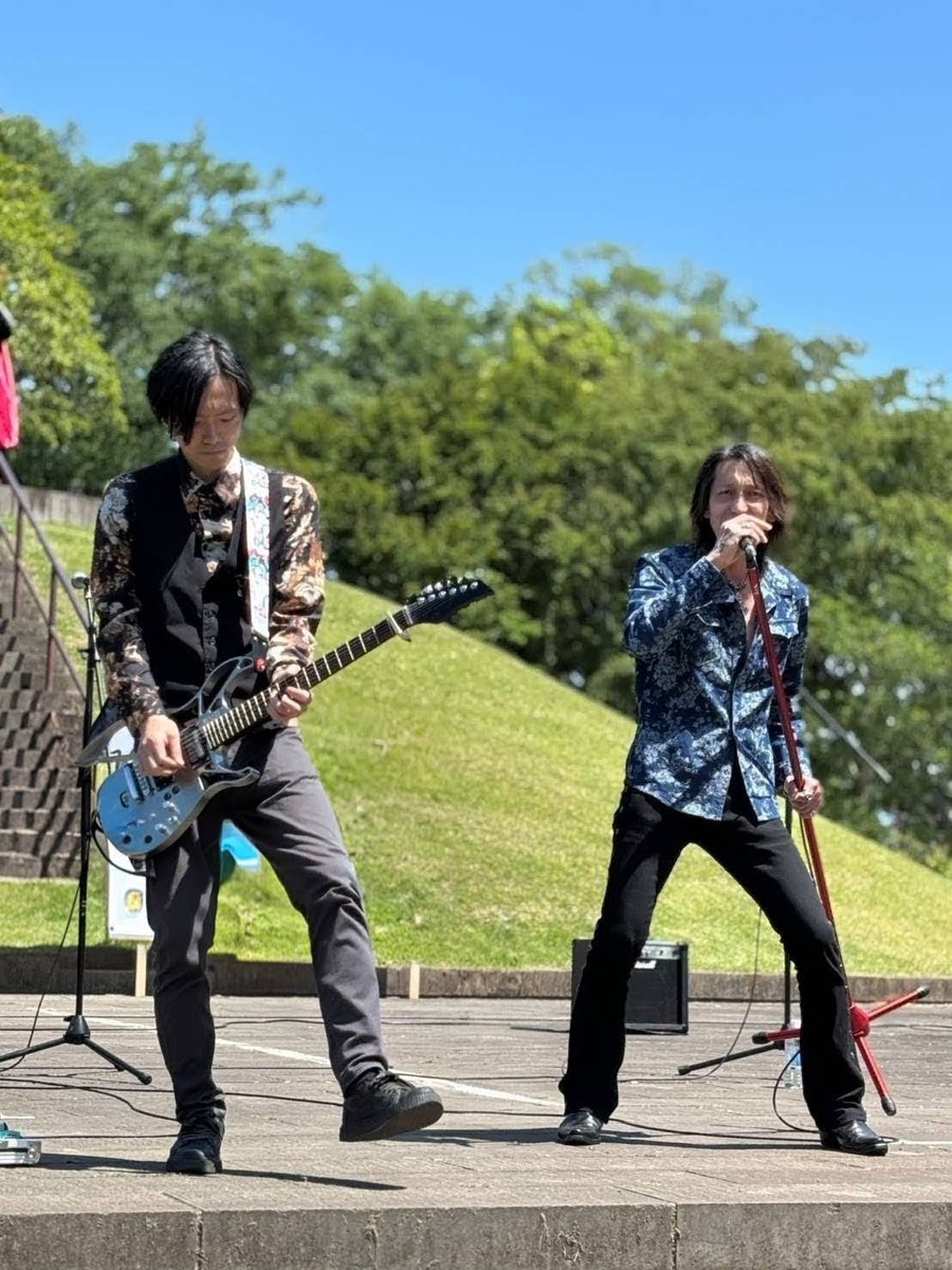 vi070075's tweet photo. あっ！！
次は、、、
7月5日（日）
「ドラキュラロックフェスタ」
宇都宮ミナテラスとちぎ インターパーク

甥っ子の「Relatives」でバック・チックをやらせて頂きます！💥
ライブ 10時00分から
観覧無料✨
遊びに来て下さ〜い🤘
#Relatives
#ミナテラスとちぎ
#FiveDoorsAfter https://t.co/OAueHapuXU