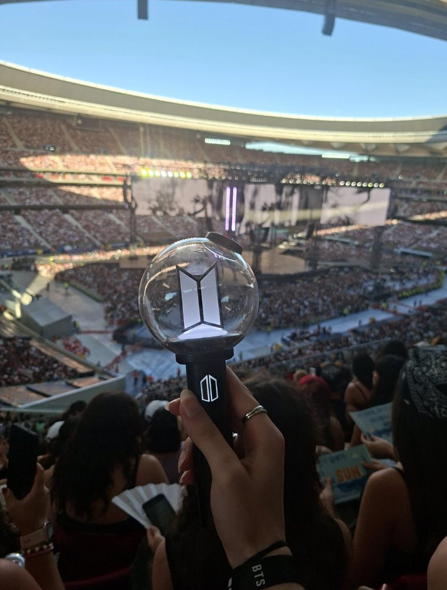 jksparkly's tweet photo. En casa 💜 https://t.co/BwvJzh9spZ