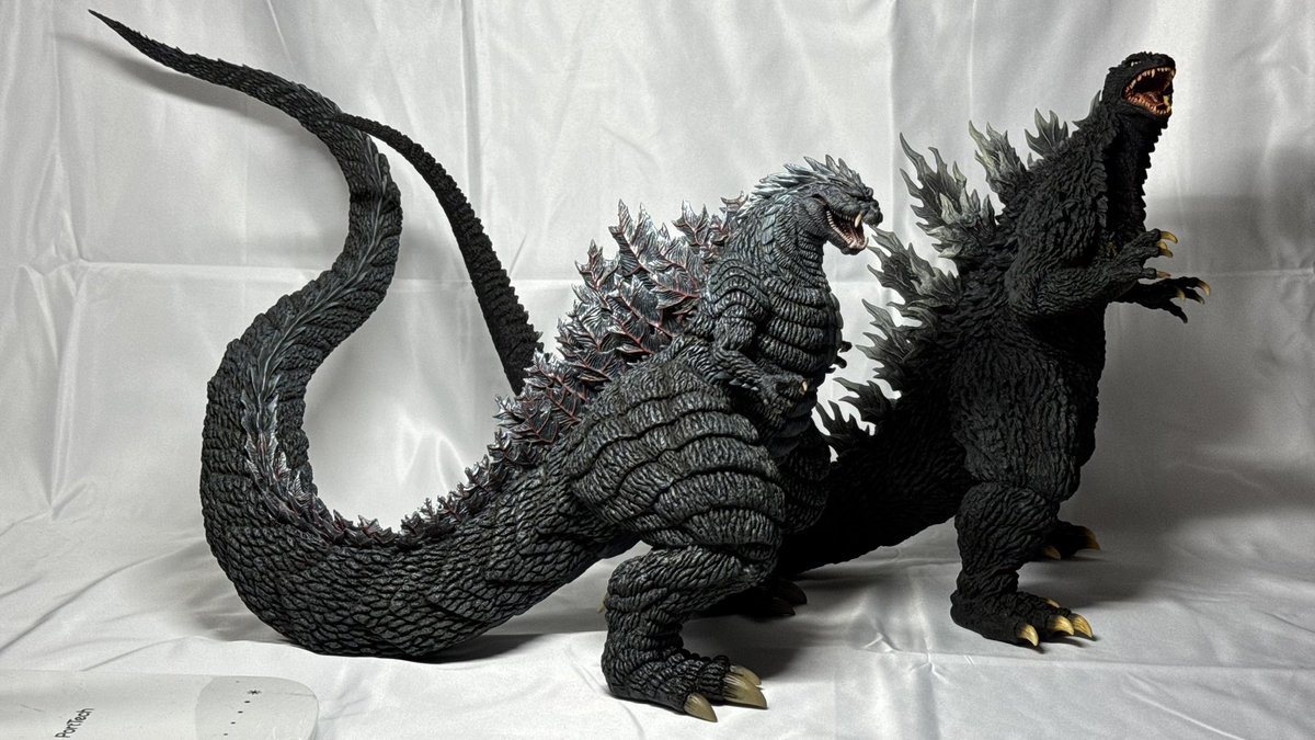 東宝30cmシリーズ ゴジラ2003 &東宝大怪獣シリーズ ゴジラウルティマが
