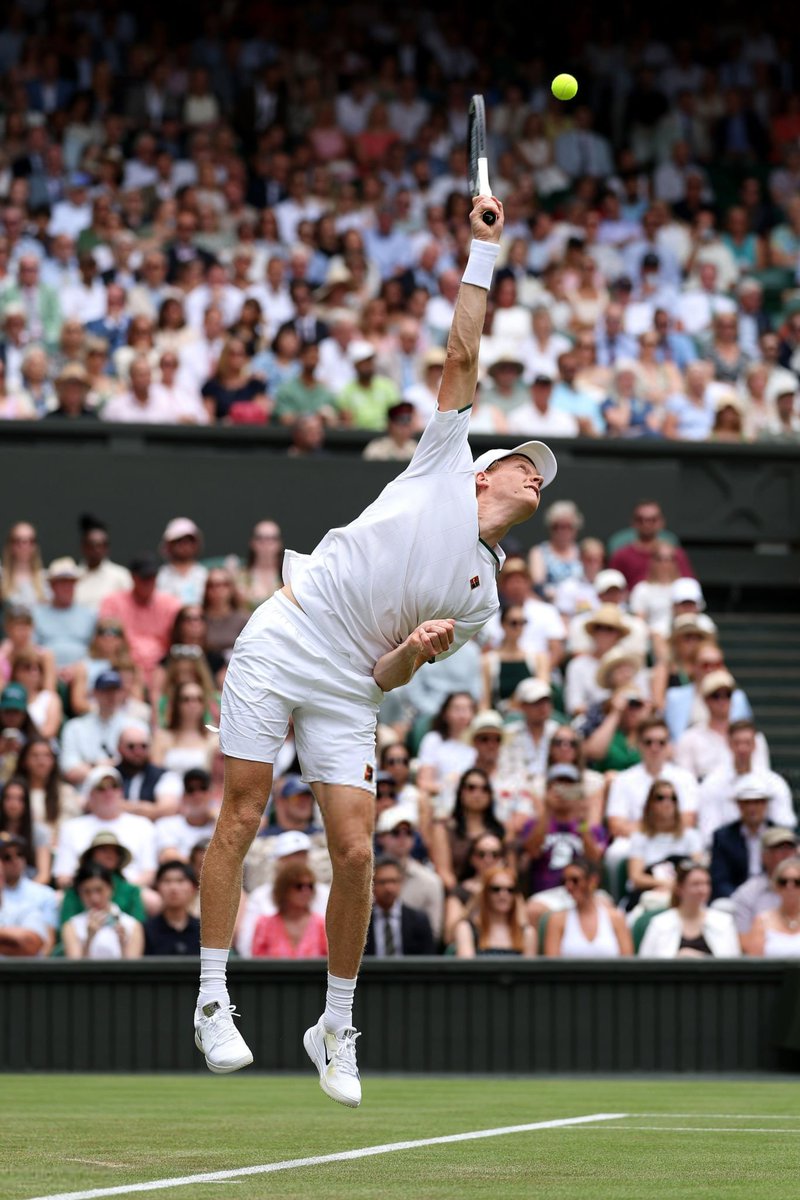 Sinner_HQ's tweet photo. Jannik Sinner #Wimbledon https://t.co/eL2m7963IF