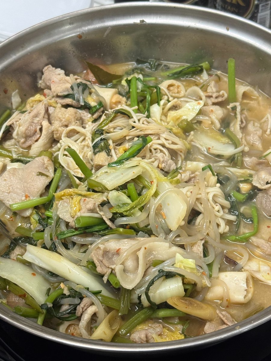 hbker07's tweet photo. กูบอกแล้วว่าฮอทพอตแมนซุปแจ่วฮ้อน+น้ำจิ้มพริกสดคืออร่อยมากกกกกกกกก กรี๊ดด สั่งกลับบ้านมากินอีกวันแล้วเนี่ย บ้ายัง บ้านะ555555555 แต่คอนเฟิร์มโดยเพื่อนคนอีสานแล้ว เพื่อนบอกอร่อยมากๆ โคตรอร่อย สั่งสูตรปลาร้ามานะ เริ่ดดดดมากกกก ทุกคนต้องกิน มันไม่หนักท้องแบบหม่าล่าด้วย น้ำมันไม่เยิ้ม https://t.co/woRsrrQLBg