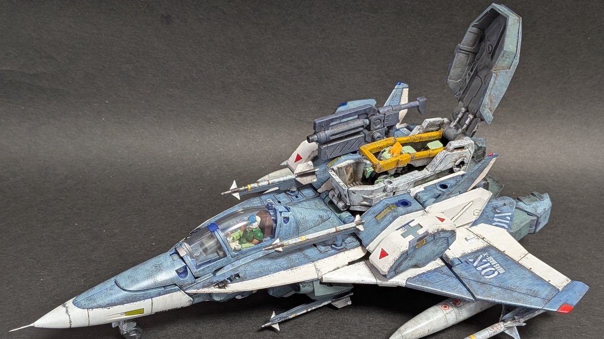 simanto50100's tweet photo. #強襲ボレット 改 モスピーダ運搬コンテナ(1/5)

End(@earlyan_d_river)さんの作品を拝見し、あまりにも素晴らしいアイデアなので拝借。

強襲ボレットを、レギオス搭載コンテナに仕立てました。

https://t.co/txTBwgO3Vr

#ダイアクロン
#トイライズ
#レギオス 
#レギオスオメガ　　続く↓ https://t.co/uE3OCt0Yas