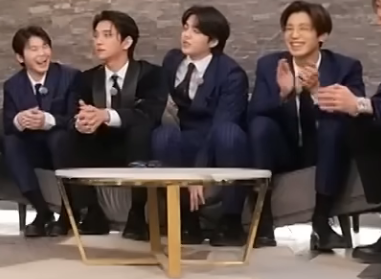 뭐라도 주까 tweet media
