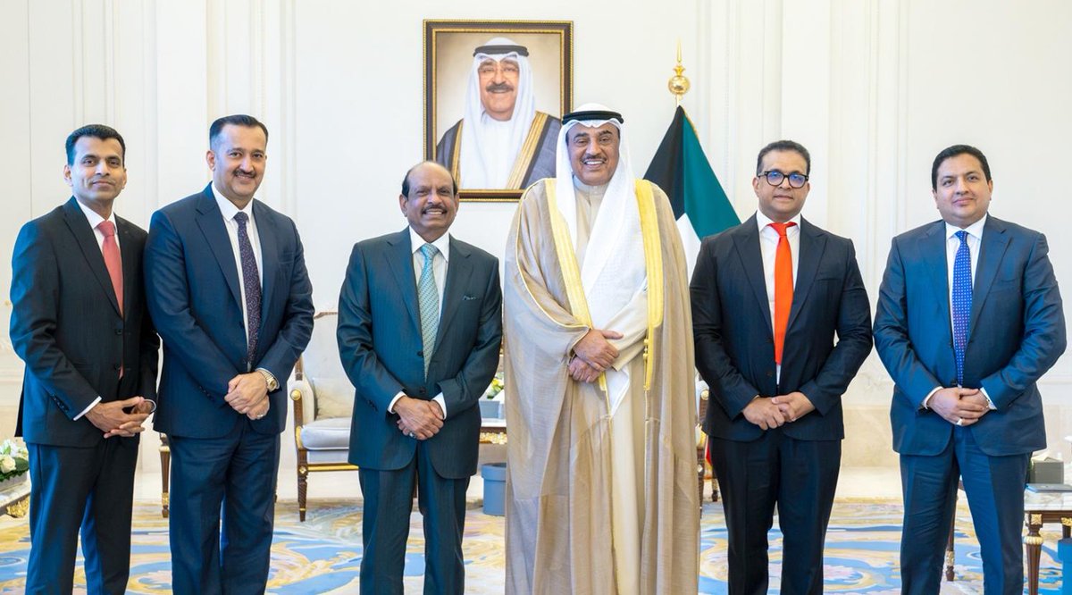 Yusuffali_MA's tweet photo. Also honoured & happy to meet H.H. Sheikh Sabah Al-Khaled Al-Hamad Al-Mubarak Al-Sabah, Crown Prince of Kuwait along with my team at Bayan Palace and explained our activities during the crisis. I thank His Highness for giving me and my team an opportunity for this meeting. @KuwaitNews