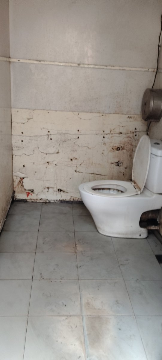 lakhbirO2's tweet photo. @tweetndmc Dear NDMC Team,
The public washroom located on the road outside the ITO office is in an extremely poor and unhygienic condition. It urgently requires complete restoration, followed by regular cleaning and maintenance at least three to four times a day. https://t.co/KSllAxe6bN