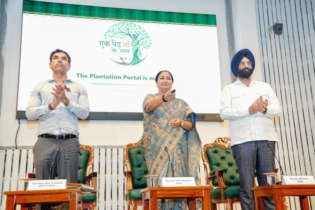 indiantweeter's tweet photo. Great initiative by Hon’ble CM Smt. @gupta_rekha ji, under the guidance of PM Shri @narendramodi ji to connect every Delhi citizen with the Forest Green Drive.

With a target of 70 lakh saplings, this portal makes it easier to plant a tree in your mother’s name and contribute to a greener, cleaner, pollution-free Delhi.

Register now: https://t.co/SLoHnmO0Cl