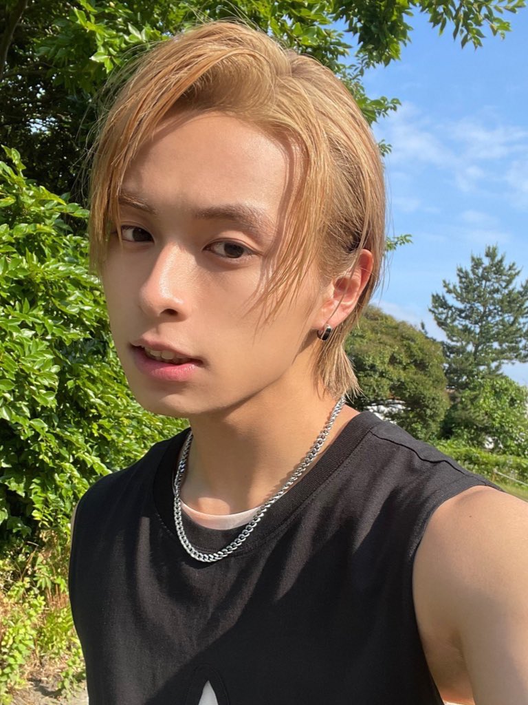 attakaituna's tweet photo. ｯｴ〜〜〜〜〜⁉️⁉️⁉️⁉️⁉️
ブルーブラックセンター分け襟足長め
or
金髪耳かけ流し前髪襟足長め
がｲｲﾅ〜〜〜〜〜〜〜〜‼️‼️‼️‼️‼️‼️‼️

💁✂ by  #川口蒼真 #キドフェノログ #KIDPHENOMENON OFFICIAL FAN CLUB https://t.co/z8PWlCCAdT https://t.co/Kgjg6116Un