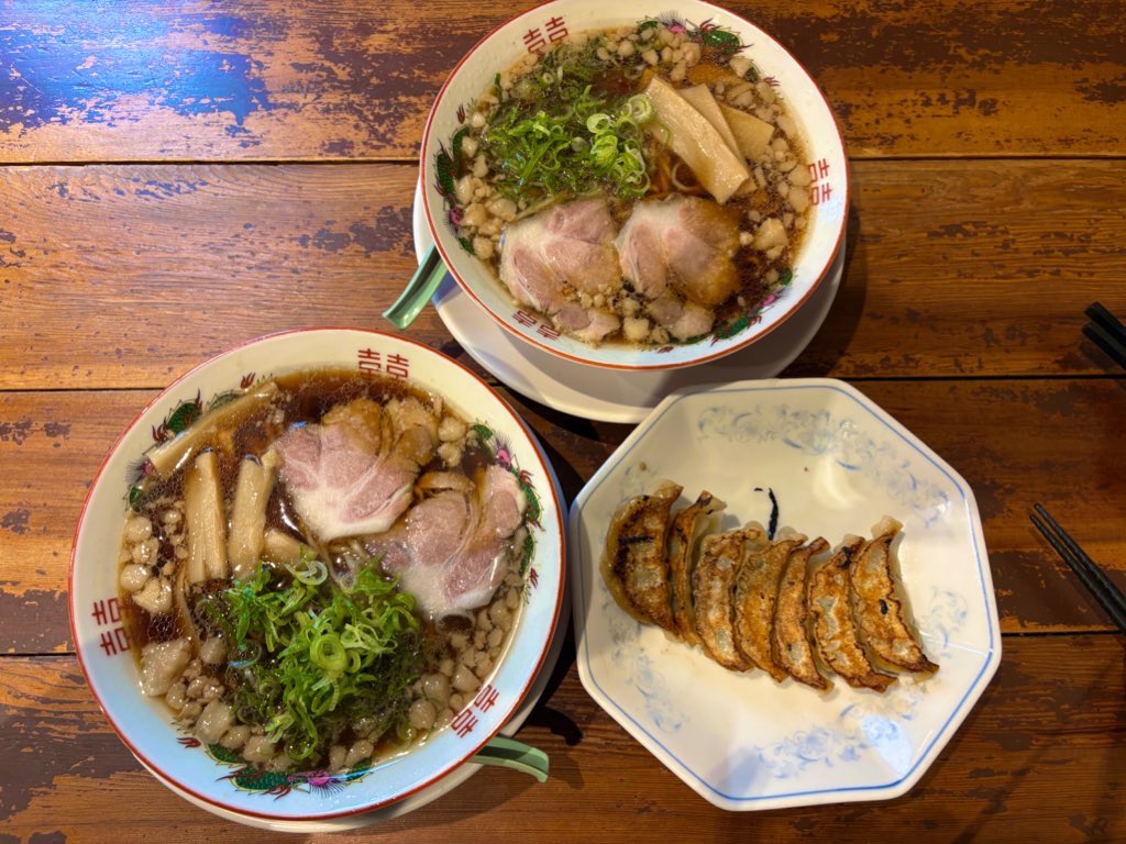 kozo_111's tweet photo. 尾道ラーメン丸ぼし

魚介系のあっさりスープにしっかり旨みが凝縮されてておいしかった
懐かしい味がした😋 https://t.co/97tUC6uCTl