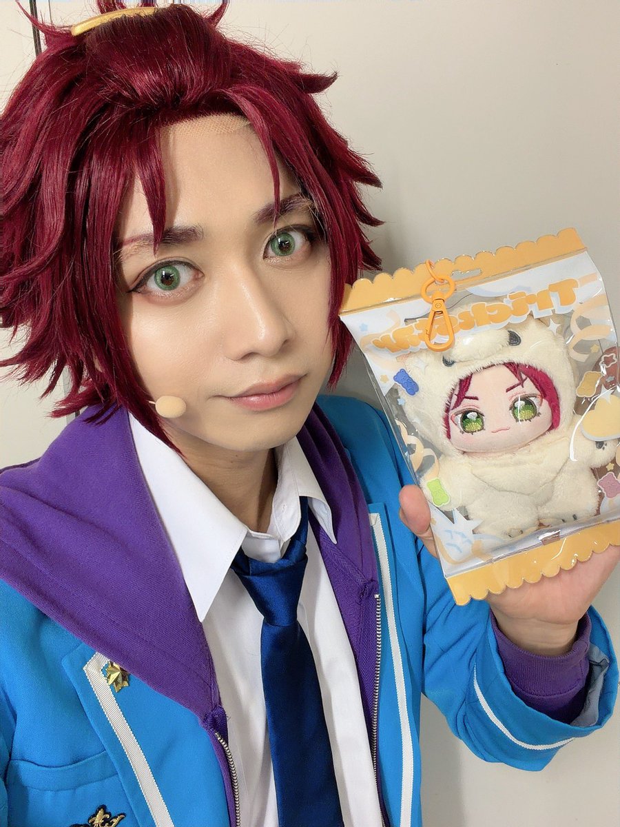 riki_riki1016's tweet photo. 『あんさんぶるスターズ！THE STAGE』
-Requiem from Knights-
本日もありがとうございました🌟
明日は2公演です！！
ぬいぐるみと写真とりました🥰🥰 https://t.co/8tGhz3PuUo