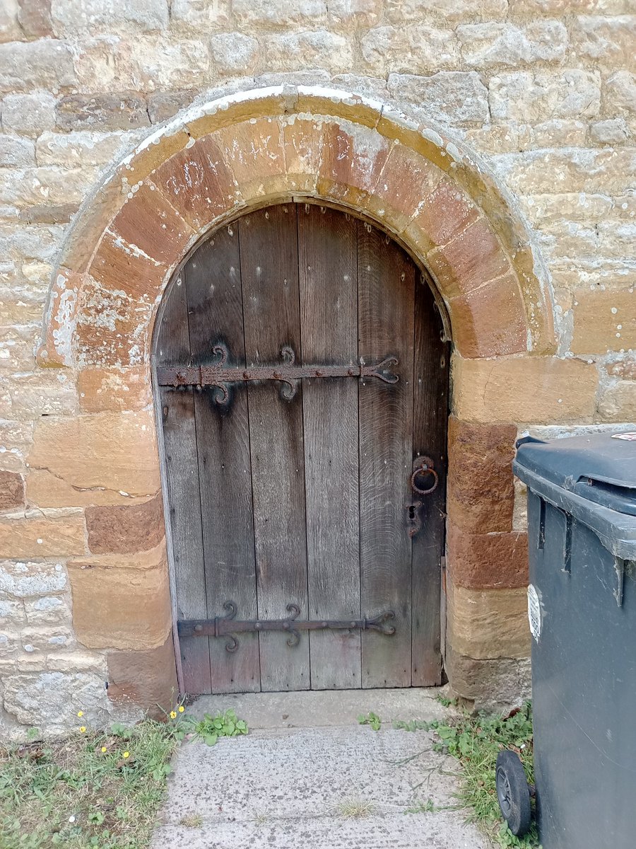 phil0073's tweet photo. #InsideAndOut. The Northern doorway of #StPetersCogenhoe .
Late 12th century. #Northamptonshire. Usually open daily.
#PhilOnaBike #AdoorableThursday #MedievalMonday https://t.co/5XG33r3p9c