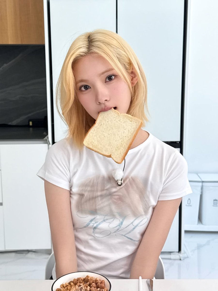 H2H_INA's tweet photo. 260701 Hearts2Hearts instagram update - #JIWOO #JUUN

Udah sarapan?

#Hearts2Hearts #하츠투하츠 #H2H
@Hearts2Hearts https://t.co/LPbLitoX0n