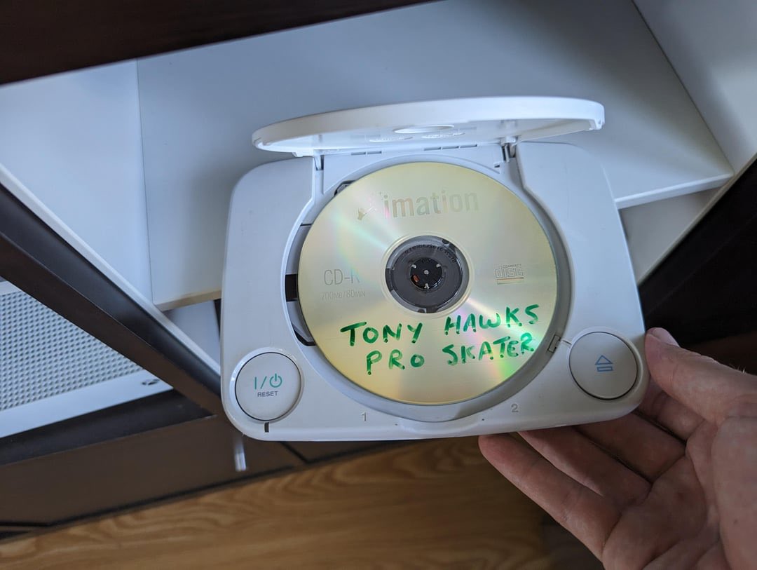 Gee_Dutreix's tweet photo. You can burn games into discs so you keep physical copies btw https://t.co/NrbijjIkKP