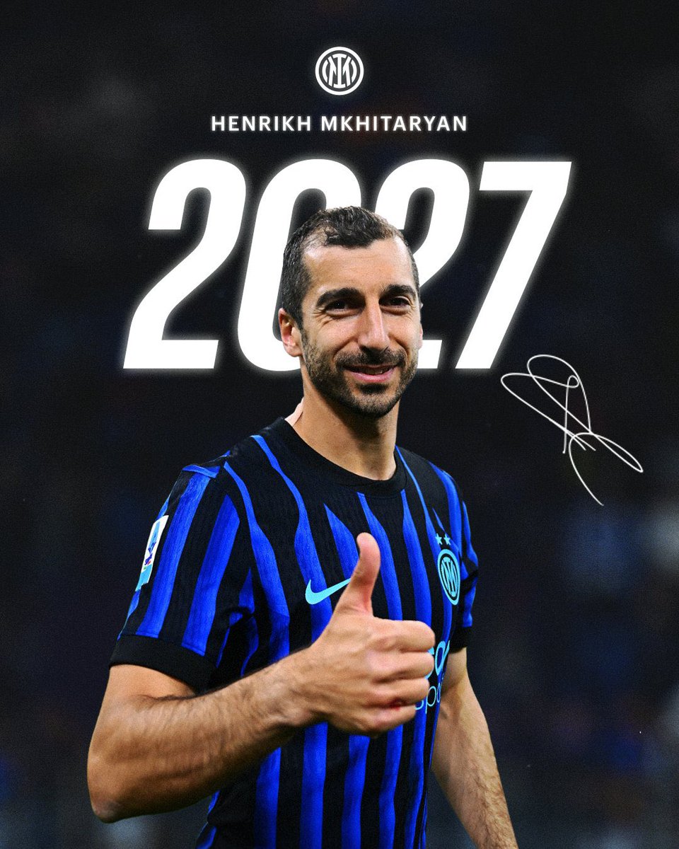 FansNerazzurri's tweet photo. Rekrutan kedua Inter musim ini, abang-abangan ruang ganti 👌 https://t.co/OXrSz2sN5h