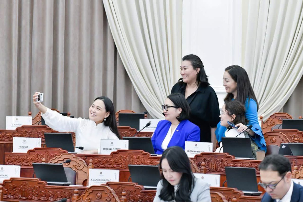360newsmn's tweet photo. УИХ-ын өнөөдрийн чуулган… 

@Nomt7 
@BYAMBATSOGT_S 
@enkhamgalanmp 
@NominchimegO 
@NominChinbat 
@KhBulgan 
@ariunzaya_a 
@Sainzorig_P 
@NyamUchral 

see more https://t.co/eahkmj7Jwk https://t.co/SKozeQEtwG