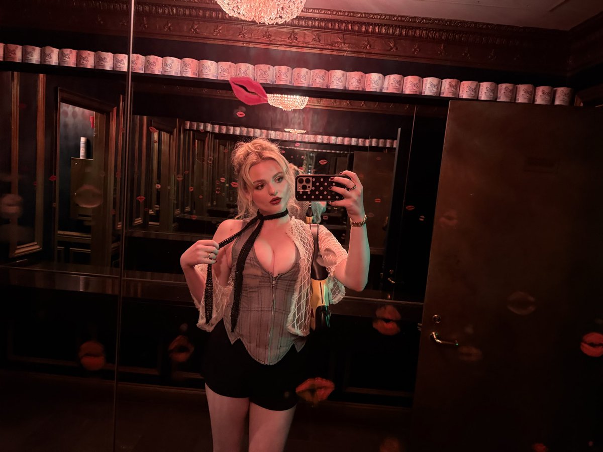 MorganLilyPop's tweet photo. Rocky Horror Show https://t.co/SqiklEFfdD