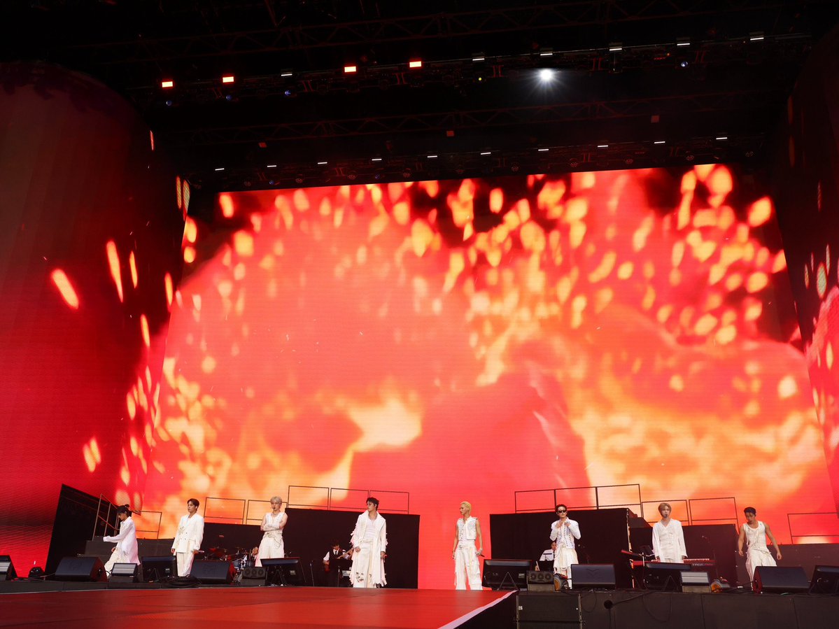 AM2THL1U's tweet photo. happy to live in the same timeline as ateez and witness festivalteez greatness https://t.co/RjSWl3FVYR