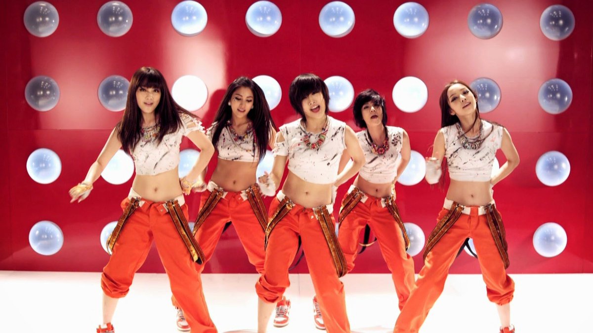 npomvtt's tweet photo. RESCENE fazendo remake de 'Pretty Girl' do KARA e o Young Posse sampleando 'Mr'. também do Kara.... Finalmente o universo está se alinhando. https://t.co/JoagKD4j9M