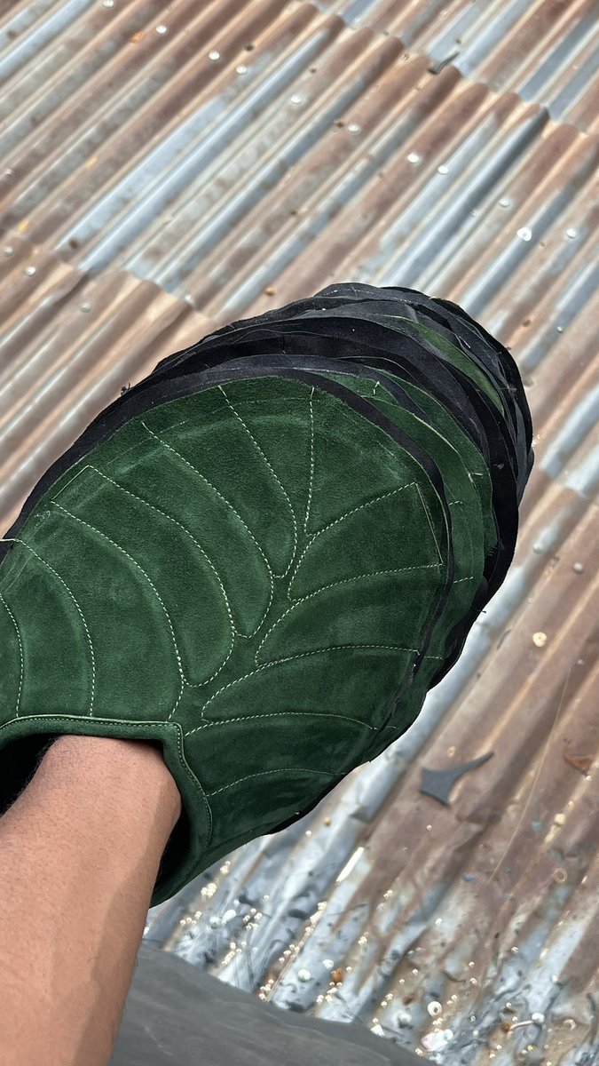 Abdulhameed_007's tweet photo. Leaf clog 🍃🍃🍃🍃

Grateful to see how this has moved from a mere sketch to a real product…

It’s coming….. https://t.co/qgDcYqp26M