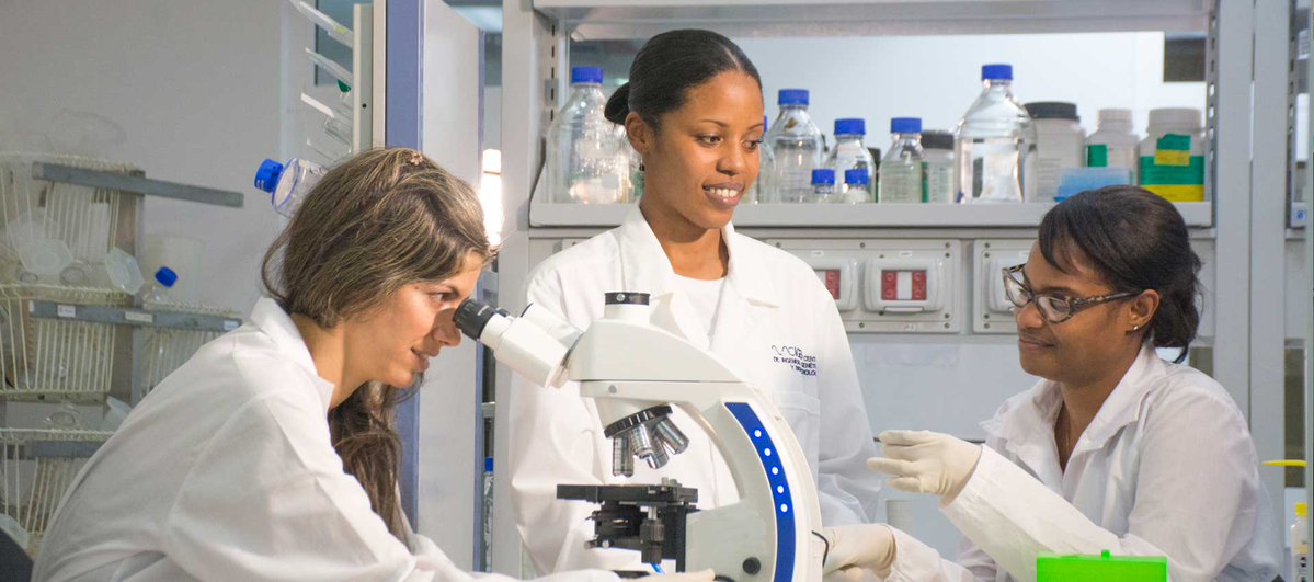 AsambleaCuba's tweet photo. Esteban Lazo: «Una especial felicitación al colectivo del Centro de Ingeniería Genética y Biotecnología (@CIGBCuba), en su aniversario 40; institución científica distintiva de la biotecnología cubana y orgullo de nuestro pueblo. Nuestro reconocimiento por su entrega y resultados» https://t.co/VNkAyvNRjB
