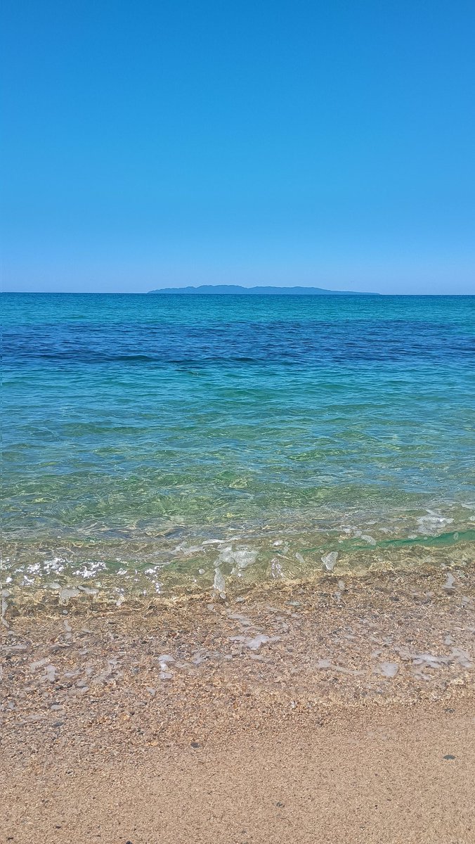 waka161's tweet photo. 6月6日の笹川流れ🌊綺麗やろ！
向こうの島は佐渡ではなく、粟島浦村
#笹川流れ #新潟 https://t.co/jnydDL9vxh