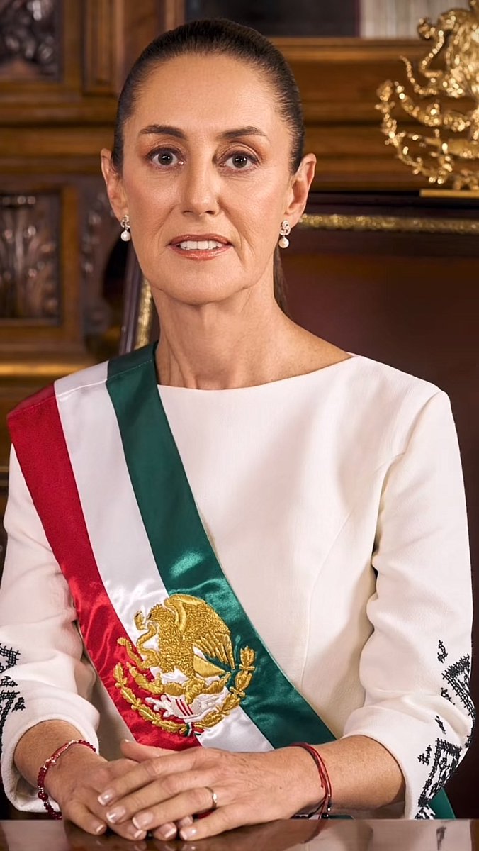 RobertoFB8's tweet photo. @AmerangelLorenz Quiñones es un jugador importante en la selección, sin embargo @Claudiashein en el gobierno es la mejor, palabra de un pueblo libre y soberano. https://t.co/CwsnUgHrFV