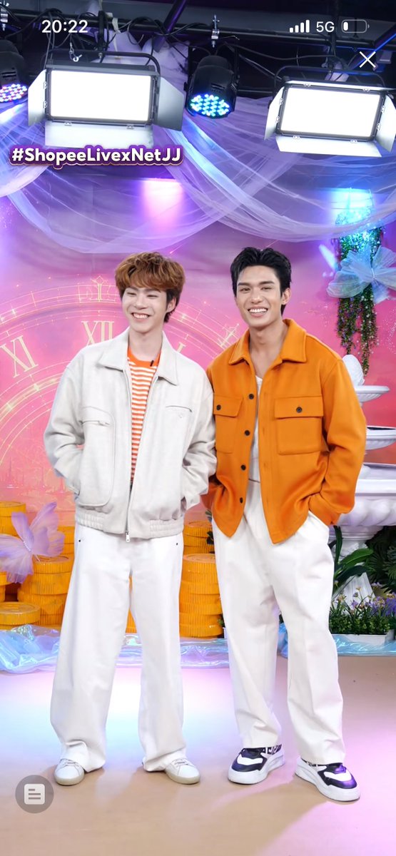 MaruManasee's tweet photo. ของขวัญที่หมาแก่อยากได้คืออะไรน๊าา  #ShopeeLivexNetJJ https://t.co/RPK6cxsJxh