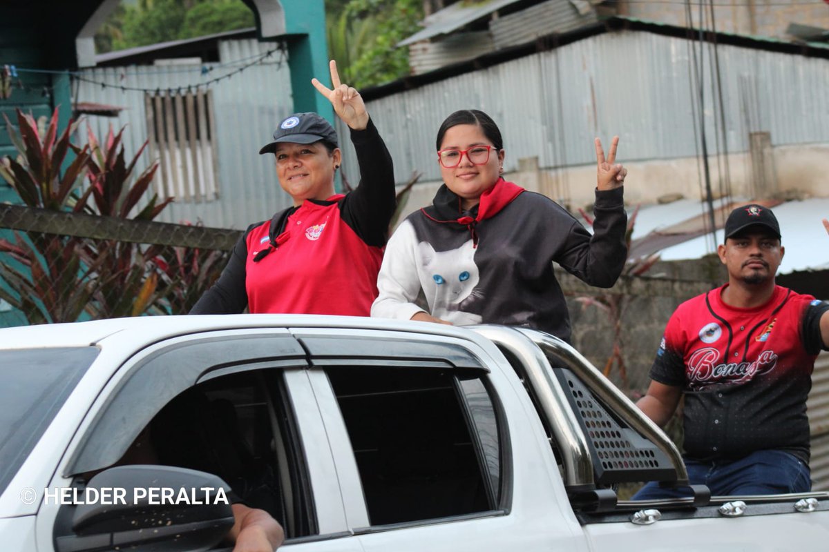 db_nicaragua's tweet photo. ❤️🖤 La militancia sandinista de Bonanza y Paiwas, en Las Minas, dio la bienvenida a Julio Victorioso con alegres dianas y recorridos por las principales calles, marcando el inicio de las actividades conmemorativas del mes de julio. 🇳🇮✌🏻
#Nicaragua
#LasMinas https://t.co/eEmBNBSC4D