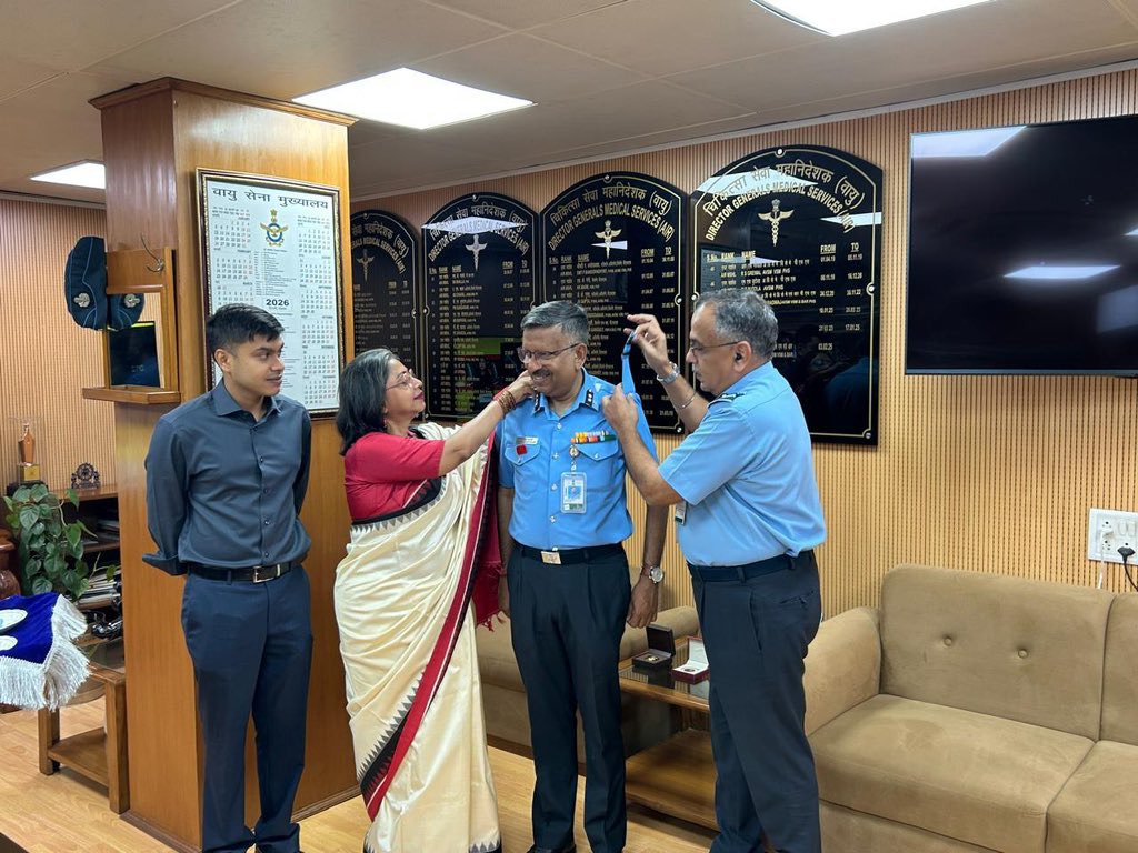 dgafms_mod's tweet photo. Surg VAdm Arti Sarin, #DGAFMS, extends her felicitations to Air Mshl Kaushik Chatterjee on his promotion to the rank of Air Marshal. A distinguished Psychiatrist with over 35 years of exemplary service, Air Mshl Chatterjee has held several key clinical and leadership appointments across the Indian Navy and Indian Air Force. His promotion reflects a career defined by professional excellence, dedicated service, and unwavering commitment to the Armed Forces Medical Services.

@IAF_MCC 
@SpokespersonMoD 
@HQ_IDS_India 
@adgpi 
@indiannavy 
@PIB_India

#DGAFMS
#AFMS