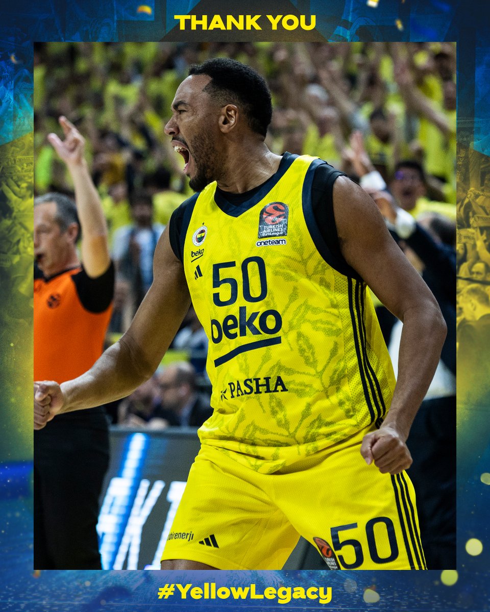 FBBasketbol's tweet photo. Memories made, history shared. Thank you Bonzie! 📸 

#YellowLegacy https://t.co/0v9sKWRMZg