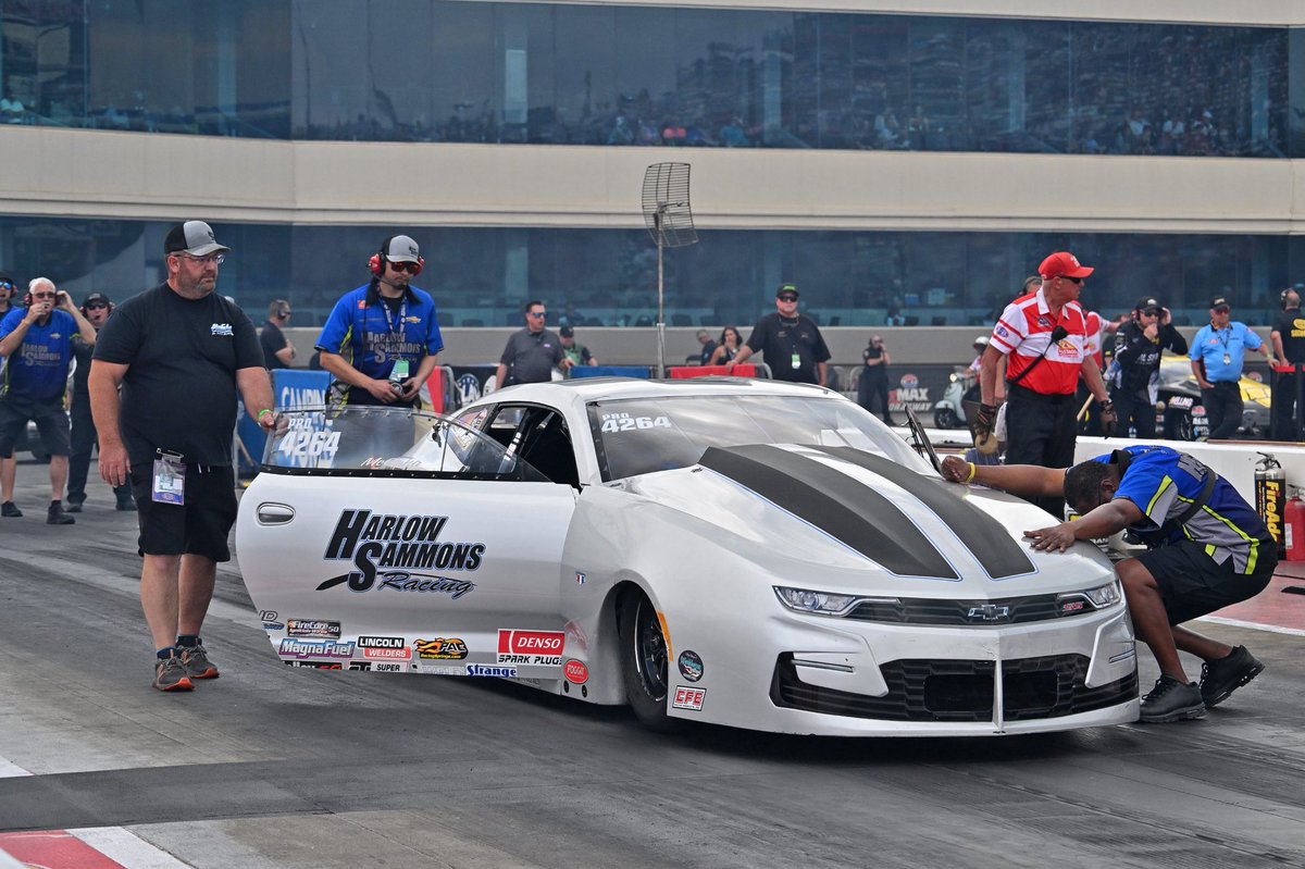 ChrisMcGahaPS's tweet photo. It takes a team.
#ProStock #NHRA https://t.co/7EdVW11gxB