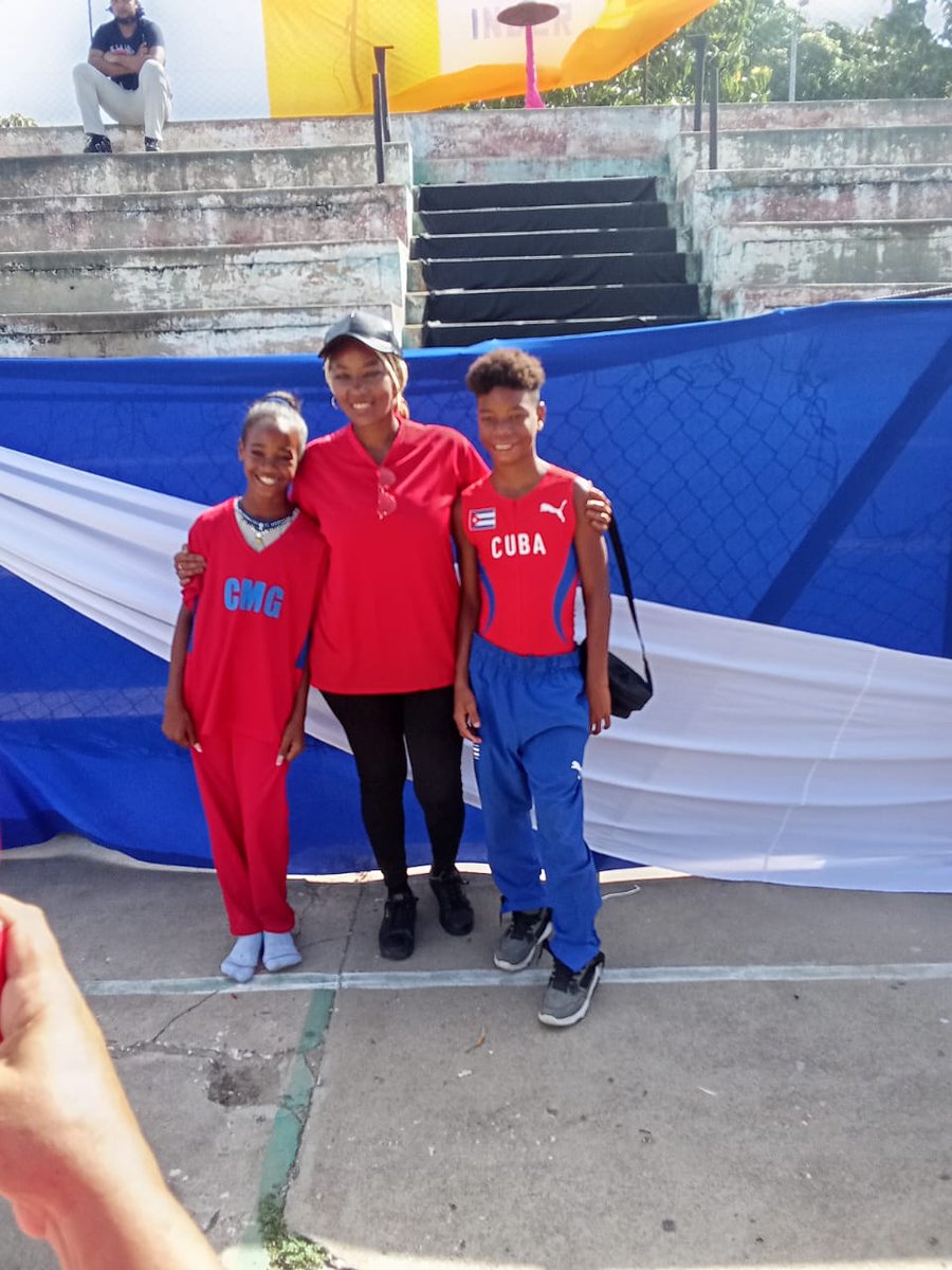 eidecp's tweet photo. Desde Florida nos llegan las imágenes de nuestr@s entrenador@s y atletas, participando en los Festivales Deportivos Escolares.

#100AñosConFidel
#DeporteCubano
#EideCerroPelado https://t.co/FzaQ5p2rQg