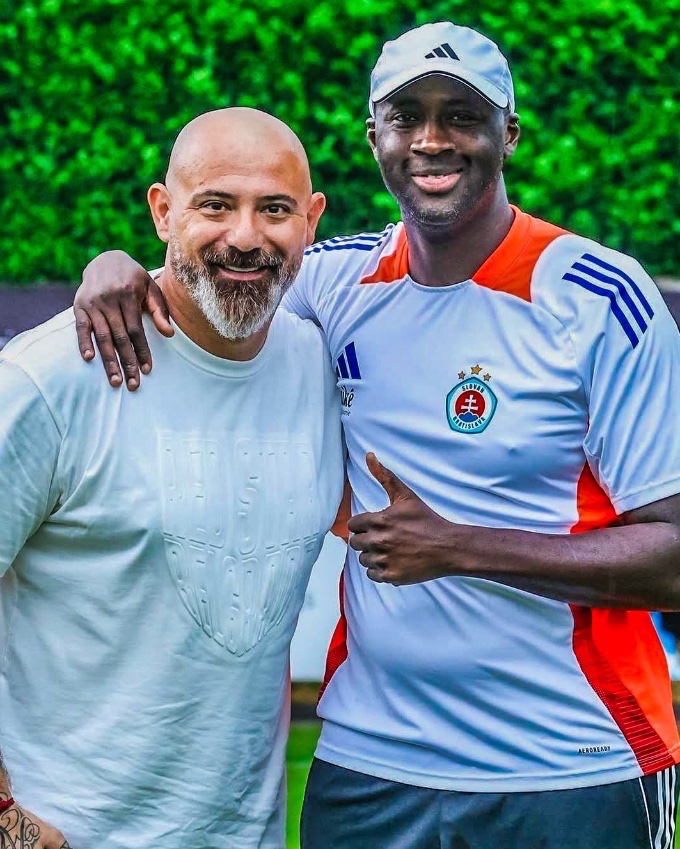 eurofootcom's tweet photo. 🤩✨ Meanwhile in the pre-season friendly between Red Star Belgrade and Slovan Bratislava... Dejan Stankovic and Yaya Touré meet as managers! 🇷🇸🇨🇮 https://t.co/qC0ppFq7WB