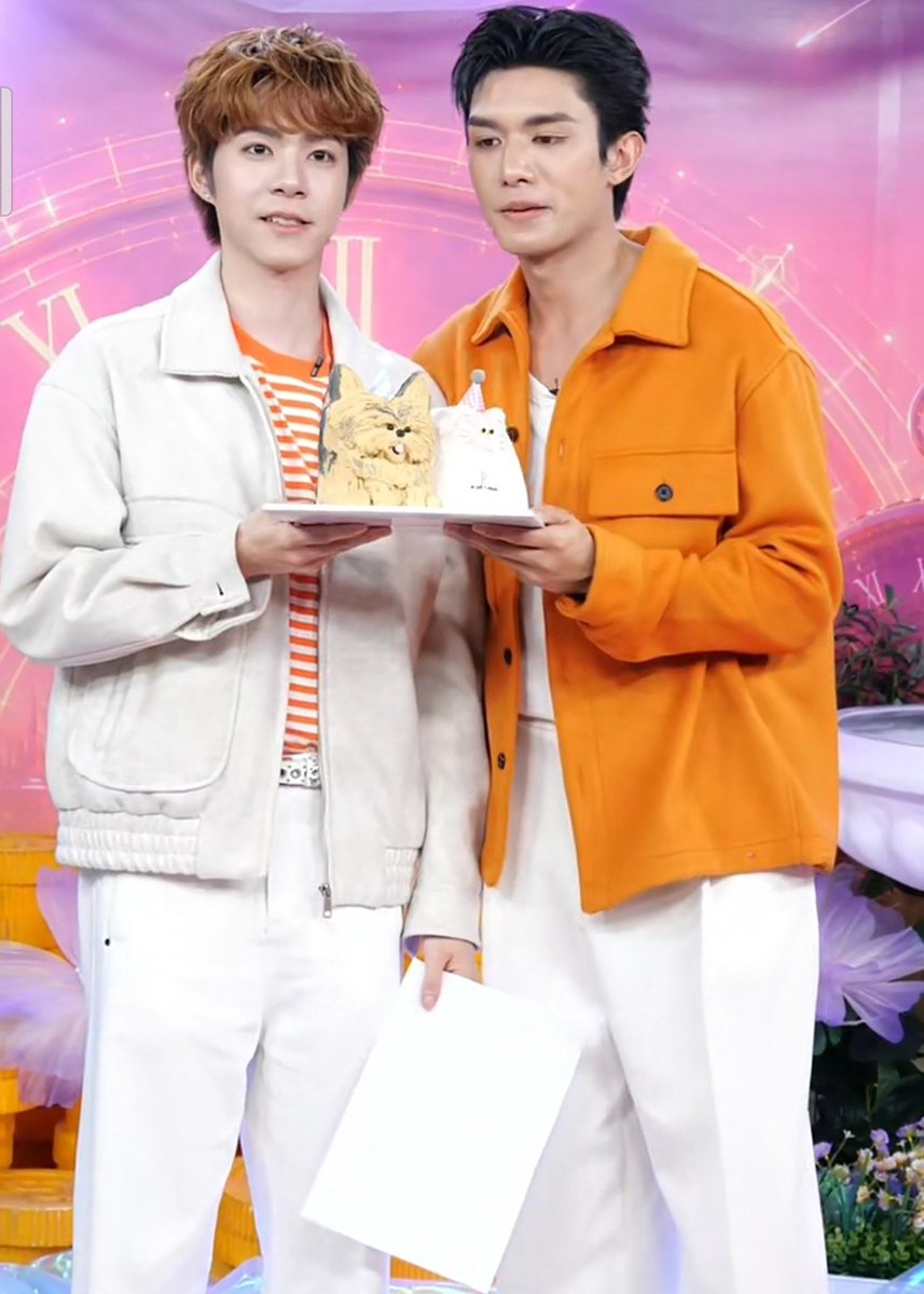sndt_28's tweet photo. Happy birthday JJ and phi net 🥰 

SHOPEE LIVE NETJJ
#ShopeeLivexNetJJ https://t.co/ckUvrPmonJ