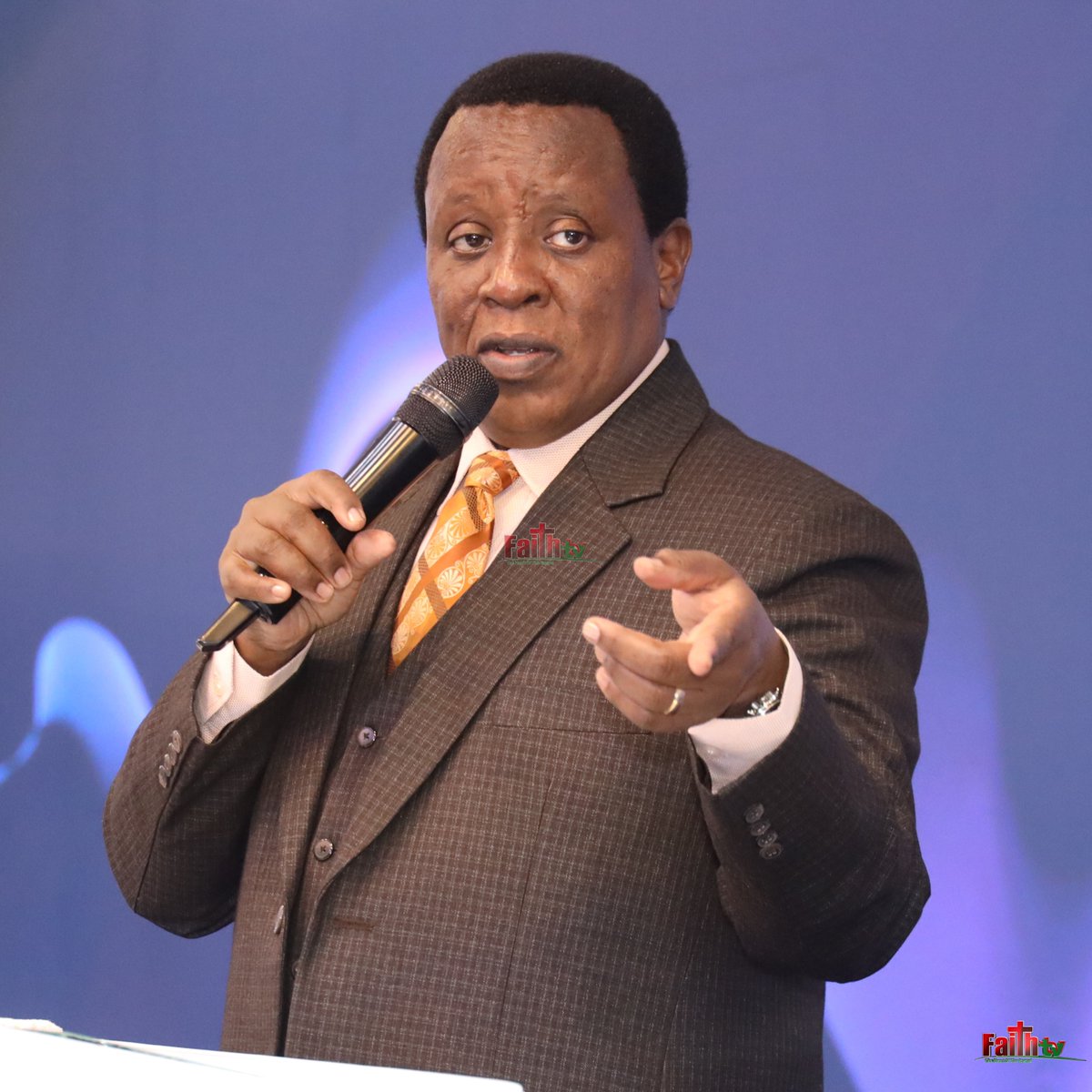cffministries's tweet photo. Some altars fight to stop your progress before your breakthrough arrives.

Today's message challenged us as believers to:
• Carry the burdens of others.
• Help your relatives where you can.
• Work hard.
• Know your measure of grace.

#archbishopharrisonnganga #CFFCentral https://t.co/UGIfUsLHEX