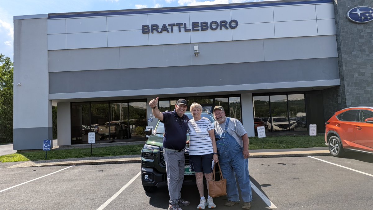 BrattSubaru's tweet photo. ๐ Kathleen and Roger drove home in their beautiful new 2026 Outback!๐โจ
Kathleen said Dan was "friendly, knowledgeable, and efficient!" โญ๐
Come visit Dan or any member of our amazing sales team today๐๐
#BrattleboroSubaru #subaruofnewengland #subaruofamerica #SubaruOutback https://t.co/FwqElZl0mf