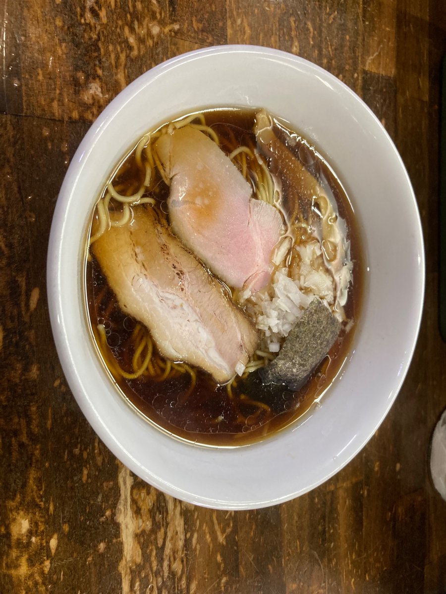 qpsdlSY4PM6pmUg's tweet photo. 今日はだいぶ久しぶりに
八王子左入の
らーめんなぶらへ
八王子ラーメン肉めしセットを
いただきました🍜 https://t.co/YyhG1OpSDj