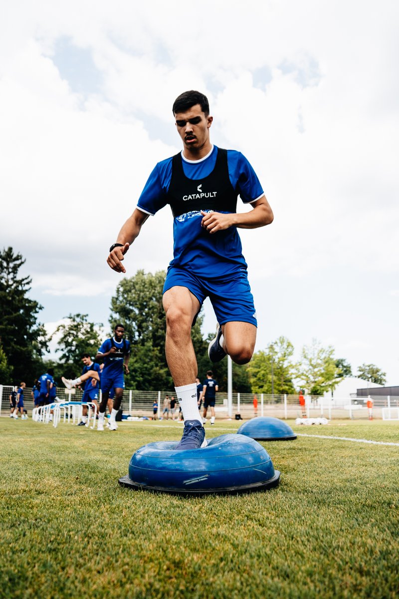 FCVB_officiel's tweet photo. 🔙 𝙅𝙤𝙪𝙧 𝙙𝙚 𝙧𝙚𝙥𝙧𝙞𝙨𝙚 !

Nos joueurs ont retrouvé le chemin des terrains ce mercredi pour lancer leur préparation. 🏃

🔜 Premier rendez-vous de cette pré-saison :  face à Annecy (L2), le samedi 11 juillet, à Annecy. https://t.co/i3QcZevuDU