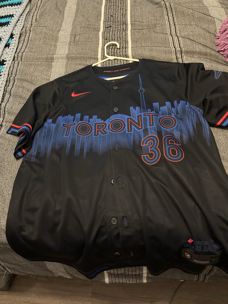 BeeLFTV's tweet photo. Supporting my country (Happy Canada Day 🇨🇦🇨🇦) and my baseball team today!! https://t.co/5WYUIqReNW